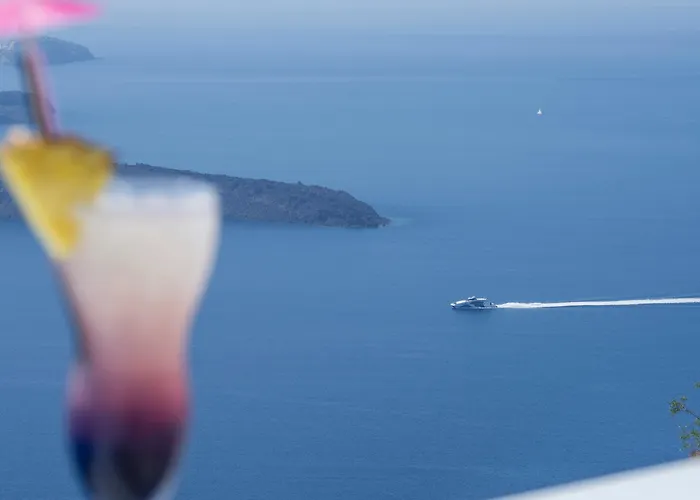 Aqua Luxury By Nomee Hospitality Group