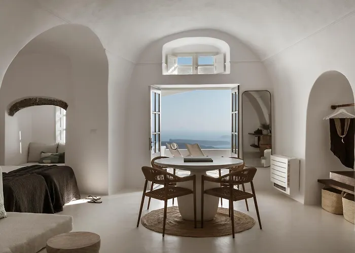 Aqua Luxury By Nomee Hospitality Group