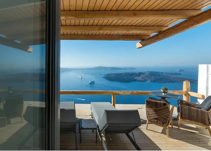 Aqua Luxury By Nomee Hospitality Group