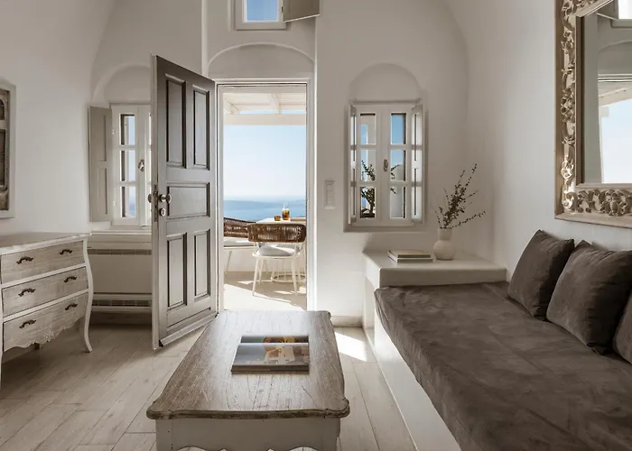 Aqua Luxury By Nomee Hospitality Group