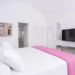Aqua Luxury By Nomee Hospitality Group Imerovigli (Santorini)