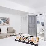 Aqua Luxury By Nomee Hospitality Group Imerovigli (Santorini)
