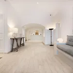 Aqua Luxury By Nomee Hospitality Group