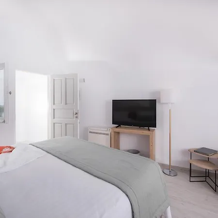 Aqua Luxury By Nomee Hospitality Group