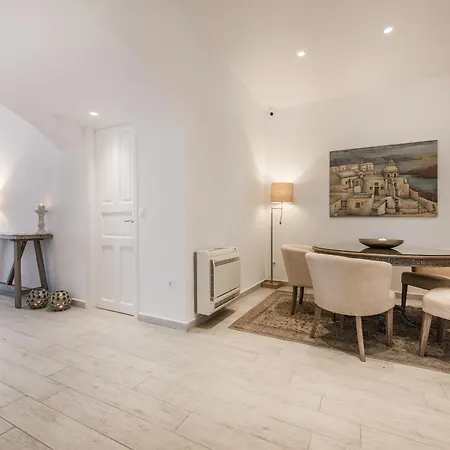 Aqua Luxury By Nomee Hospitality Group Imerovigli (Santorini)