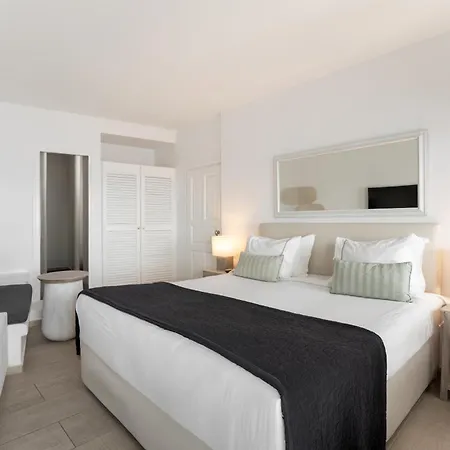 Aqua Luxury By Nomee Hospitality Group Aparthotel