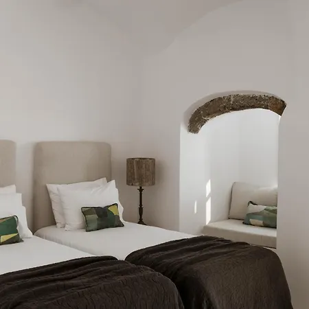 Aqua Luxury By Nomee Hospitality Group