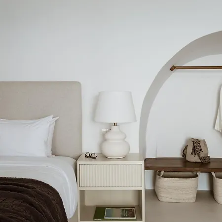 Aqua Luxury By Nomee Hospitality Group