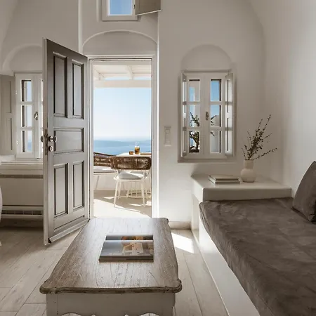 Aqua Luxury By Nomee Hospitality Group