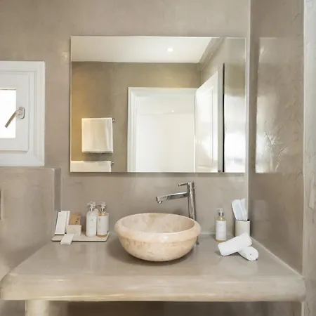 Aqua Luxury By Nomee Hospitality Group 5*