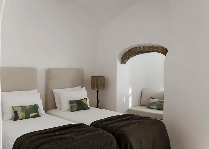 Aqua Luxury By Nomee Hospitality Group