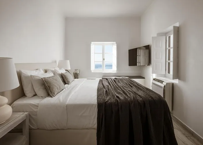 Aqua Luxury By Nomee Hospitality Group